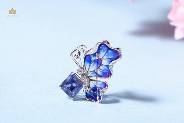 珠宝|30+？50+？女人到了多少岁，才能活出真正的自己？