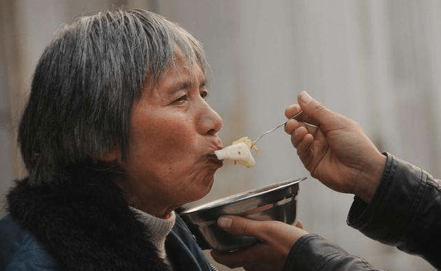 老年痴呆症福音来了,我国专家发现重要线索_老人