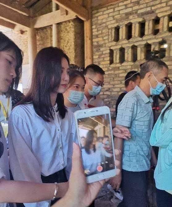 女神|刘诗诗近照曝光,肌肤细嫩一点皱纹没有,果然是冻龄女神!