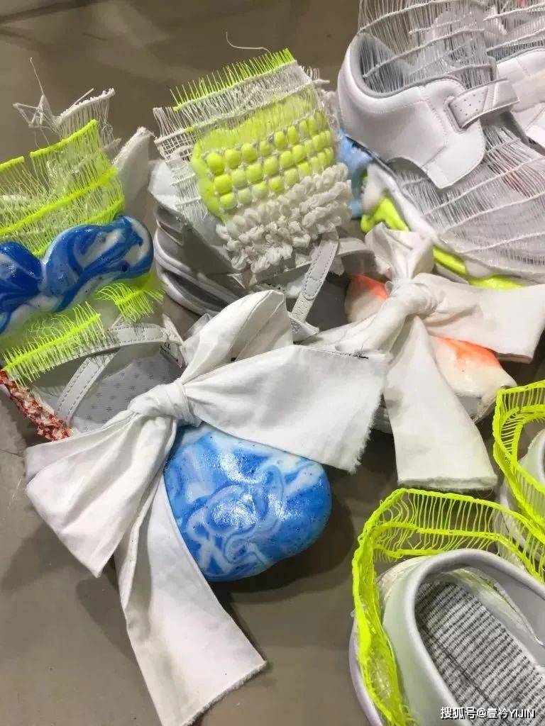 图片|新锐设计师 | 精神护士转行服装，创造出挂能着穿的炫彩服装