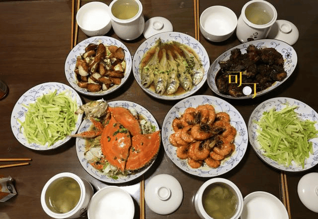 请人吃饭点三个菜好吗 71141fc592124599a1b2e6036ea8e8e3.png
