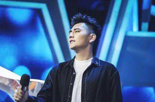 李锐大|原创钱枫又胖了！多层下巴艳压林有有，身宽和头围比李锐大出1.5倍