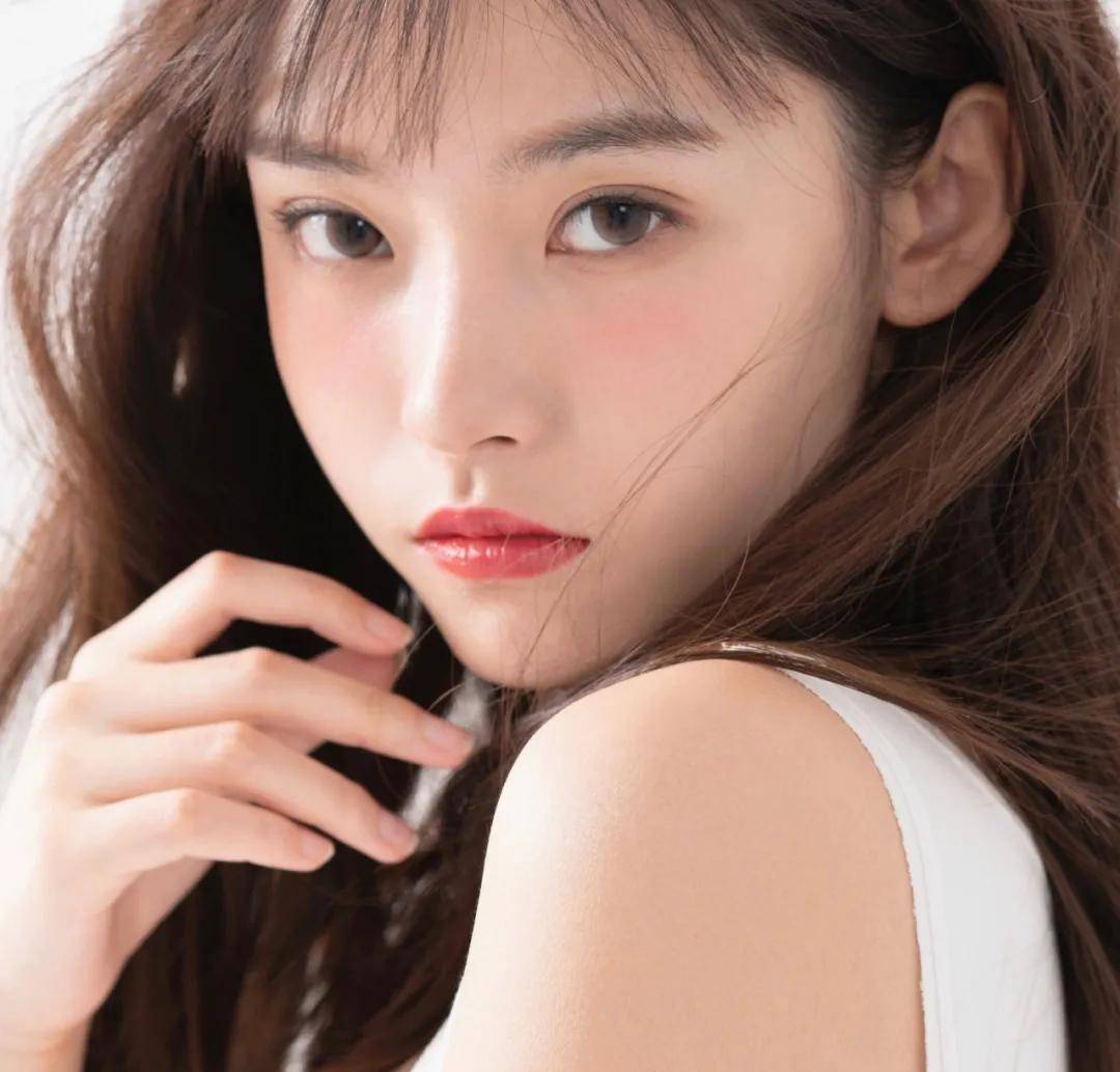 fa|直播抠脚、吃剩菜、坐公交车相亲被拒，被下降头女星第一人