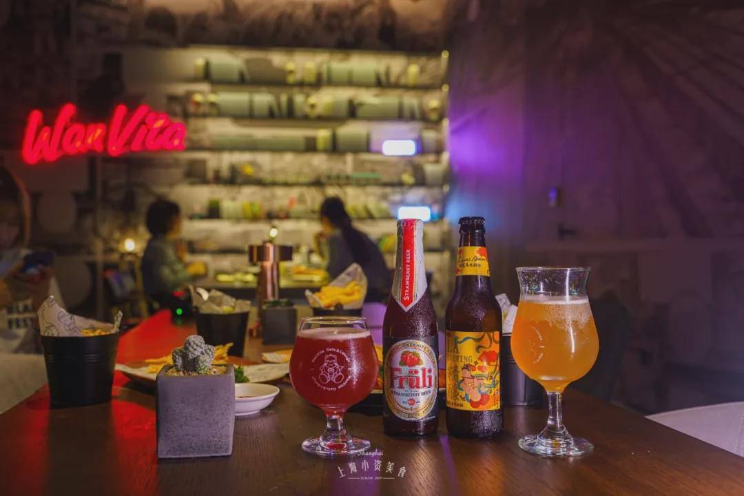 赛博|24H不打烊，赛博朋克复合咖啡空间太时髦！