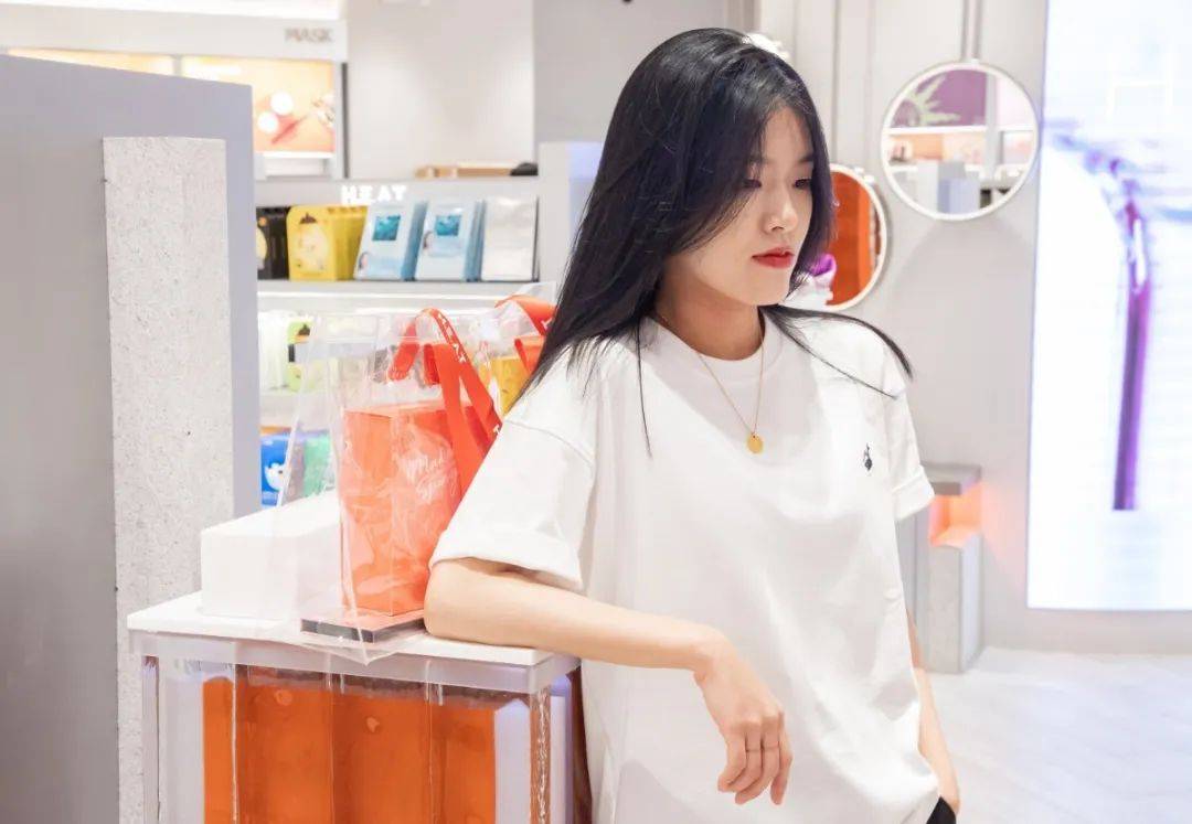 品牌|剁手预警！全球第②家「美妆仓库」来深圳啦！