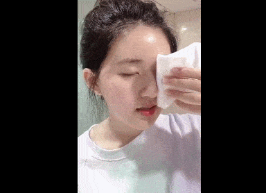 fa|金莎的脸肿成了黄圣依1.5倍，这是又do了？