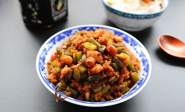 做米饭炒什么菜最好吃又简单 050a9afc57e7493f94a24bde39b8f807.png