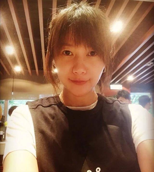 为徐静蕾背负抛妻弃女骂名,被甩后求前妻复婚遭拒,图?