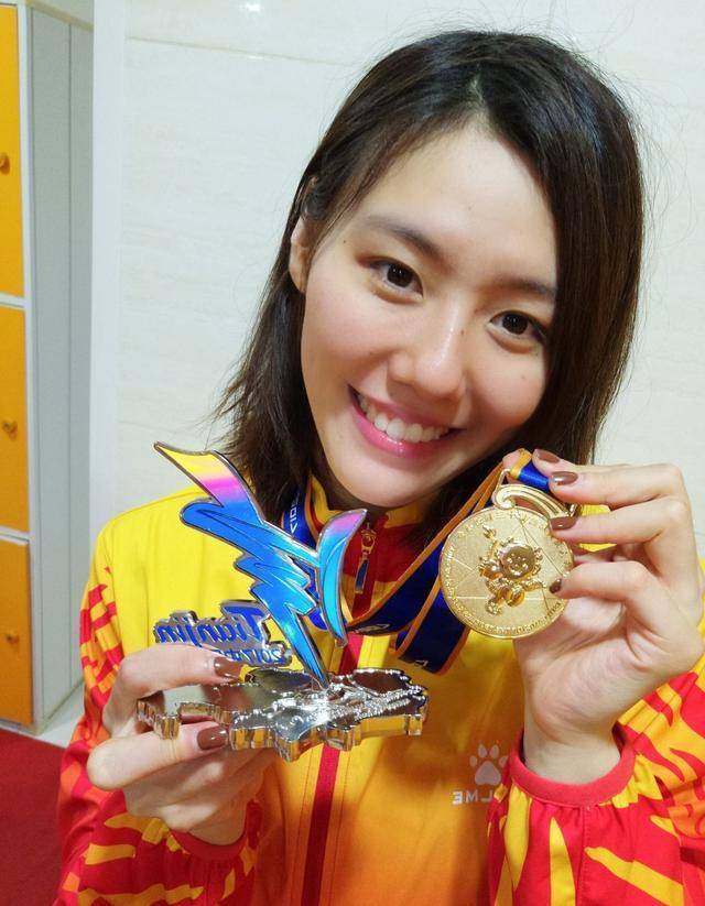 
23岁游泳女神刘湘 颜值高身材好 性感艺术照流出 打击奥运