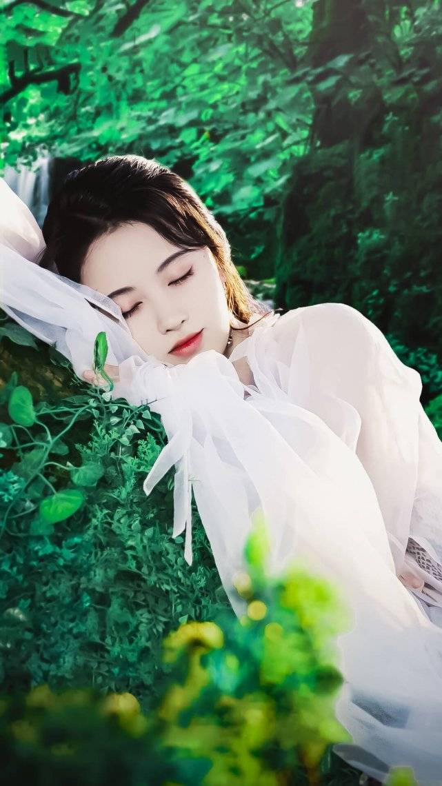 作品|原创难怪鞠婧祎会如此红,除了颜值高之外,还这样多才多艺会多门乐器