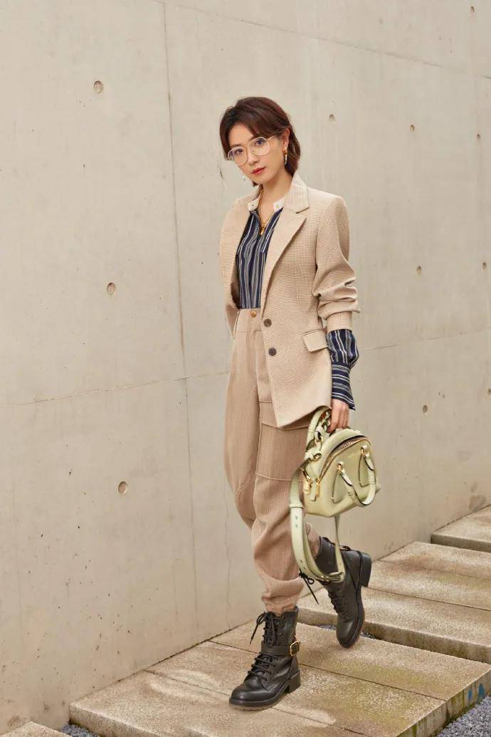 小白|今年早秋，打败小白鞋，这双鞋谁穿谁先美！