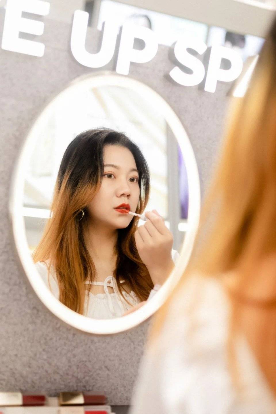 all|壹方城惊现李佳琦仓库，人气美妆百元all in…