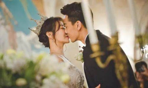 金巧巧|原创跟金巧巧蒋勤勤并称北影三朵花，半张脸都花了，都挡不住她的美貌