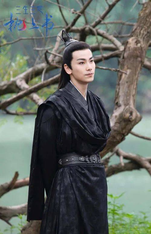 金巧巧|原创跟金巧巧蒋勤勤并称北影三朵花，半张脸都花了，都挡不住她的美貌