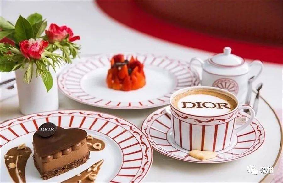 杂谈|杂谈 | 你会不会在乎：盘子和甜品配不配？