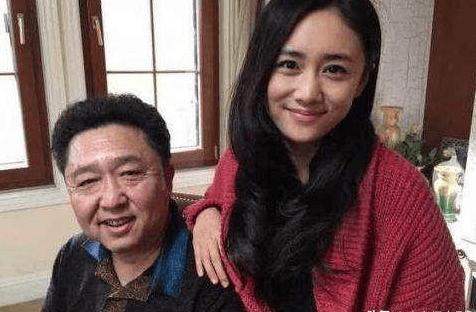 德云社成员秀老婆,本以为岳云鹏老婆够可爱,孙越老婆这么年轻_手机