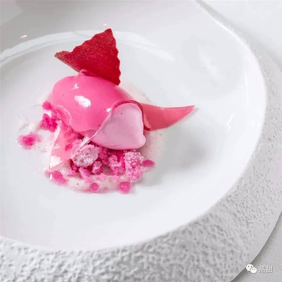 杂谈|杂谈 | 你会不会在乎：盘子和甜品配不配？