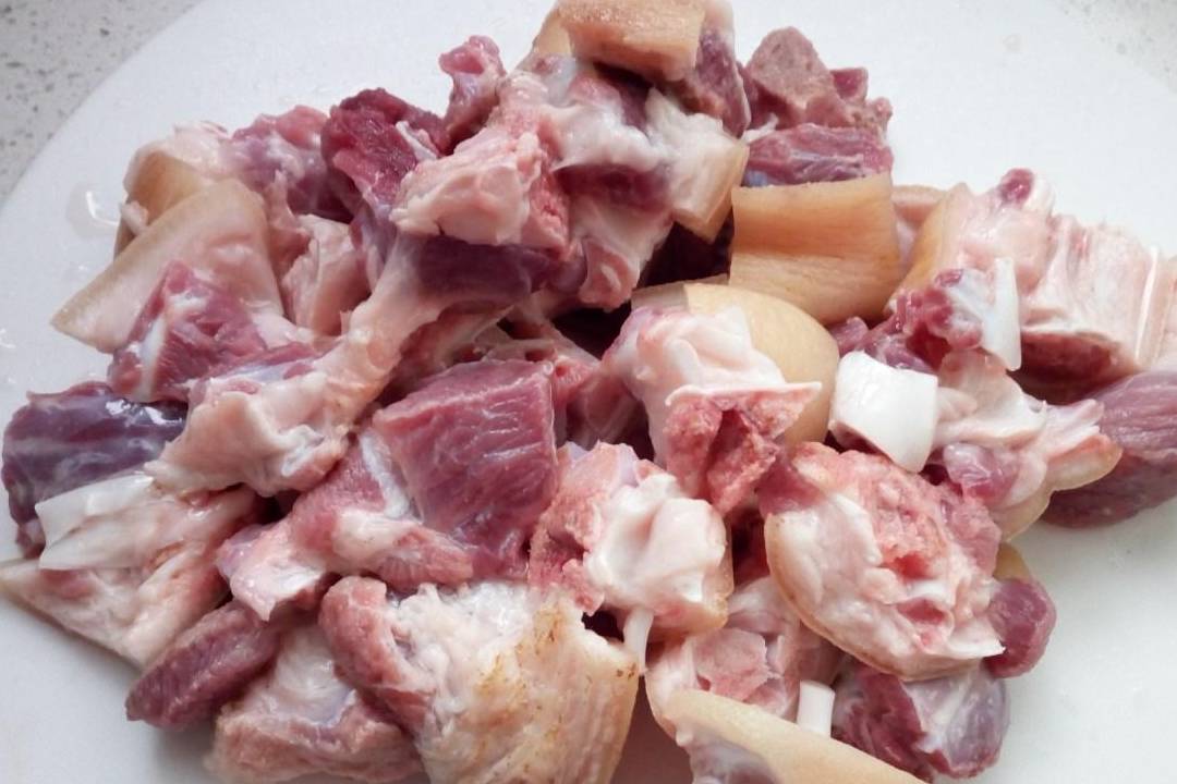 猪脚怎么做最好吃又香不油 680a1db5aa00439db453922aa81d517e.jpeg