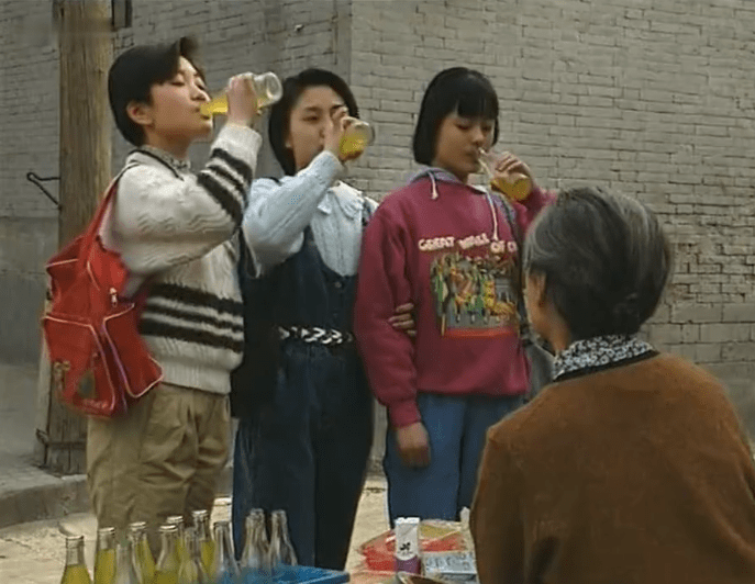 便是一生,直到2020年8月18日,谢园老师毫无征兆得撒手人寰,而留给邱悦