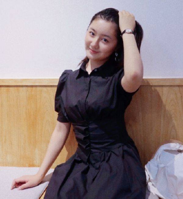 高君雨|谁还记得“点读机女孩”?长大后考进名牌大学,颜值气质不输章子怡