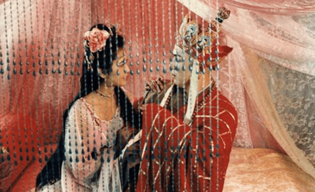 《西游记》中,唐僧称呼女性"女施主"和"女菩萨",有何区别?