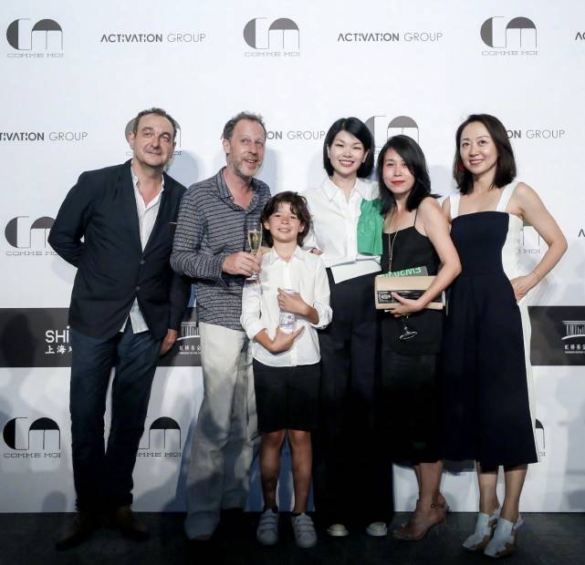 活动|“世界最丑超模”吕燕带娃出席活动，混血儿子和妈妈不同，颜值高