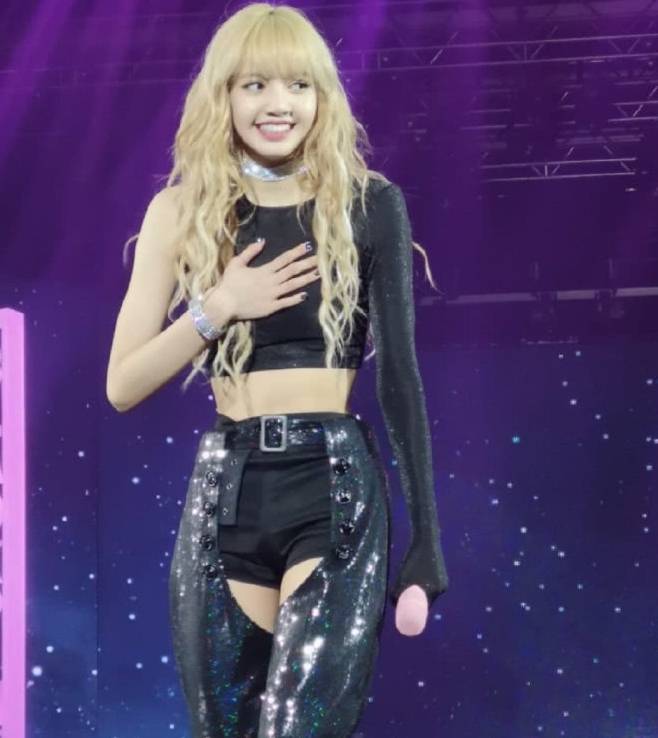 裤子|BLACKPINK服装师有毒！这裤子挡中间还能看，跳舞简直了