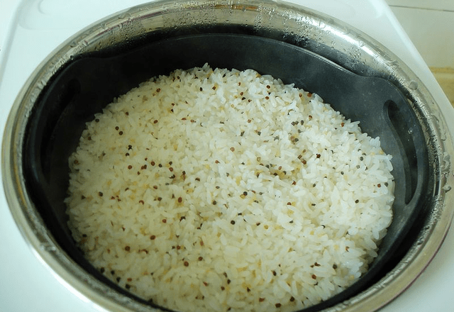 米饭拌什么有营养 4ede77ccaab44b15afa593085d1cd787.png