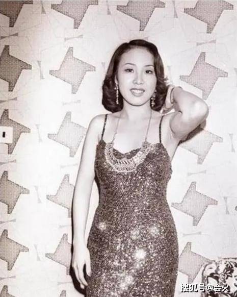 费玉清|原创费玉清姐姐欠债千万后失踪，如今她罕出现晒姐弟照，让人大吃一惊