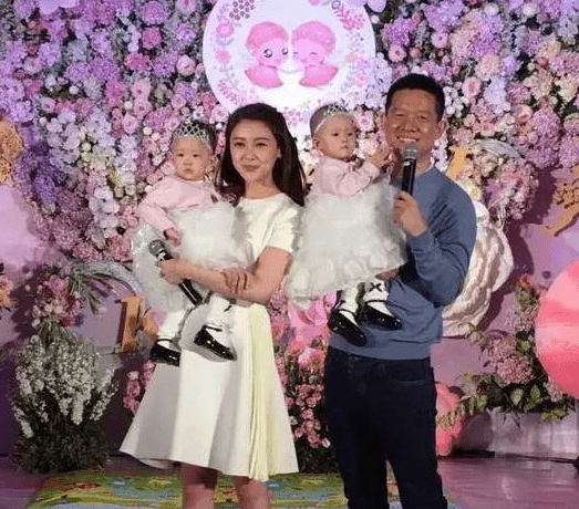 甘薇被曝拍卖名下豪宅,离婚后曾自曝养不起娃