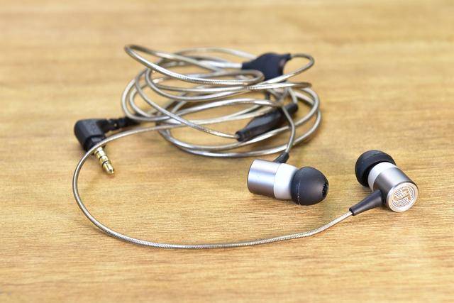 耳机|索尼、AKG、森海塞尔等大厂低频耳机对比，预算两三百的可参考
