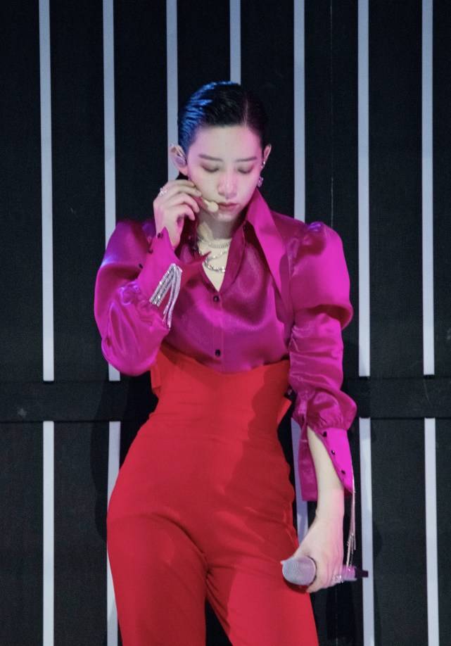 节目|原创调侃女艺人的身材很幽默？他说李斯丹妮腿粗后，没有人觉得好笑