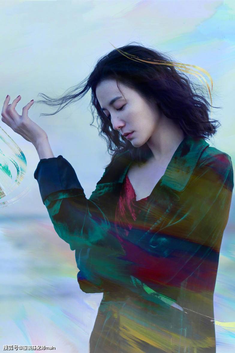 吉娜|40岁宋佳身材太好,穿曳地长裙比例惊艳,吉娜虽美却不及她有韵味