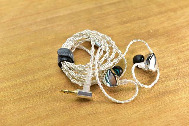 耳机|索尼、AKG、森海塞尔等大厂低频耳机对比，预算两三百的可参考