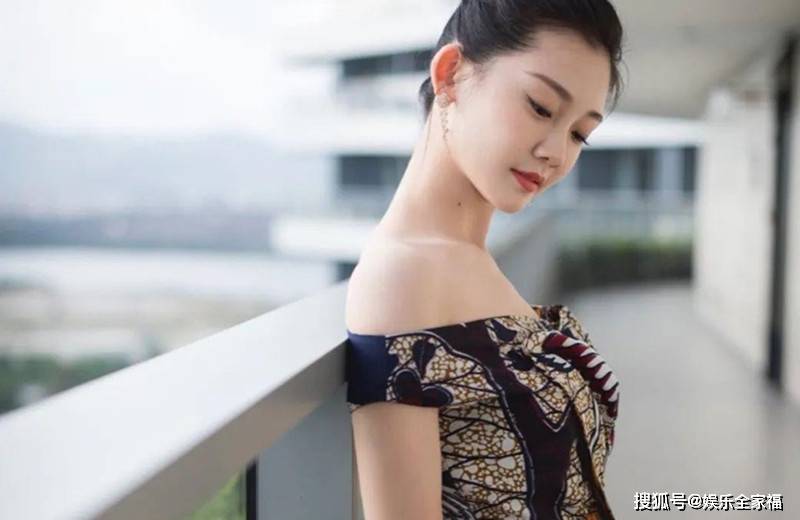 苗苗是程晓玥吗 9e9ea5fd28bf4f279d050326e774c32e.jpeg