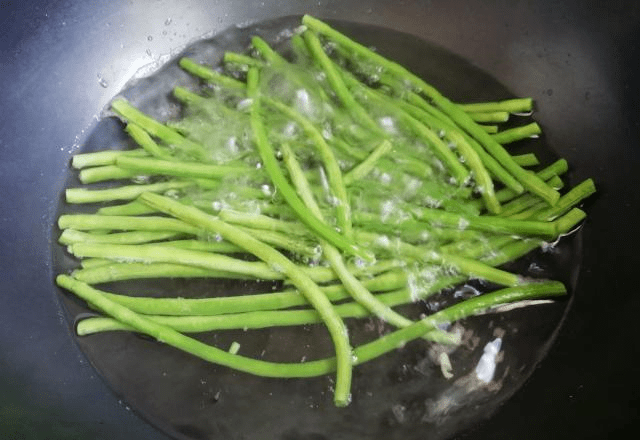 豆角怎么做孩子好消化 b7da9f9b0bfc4a4db281f9670faec332.png