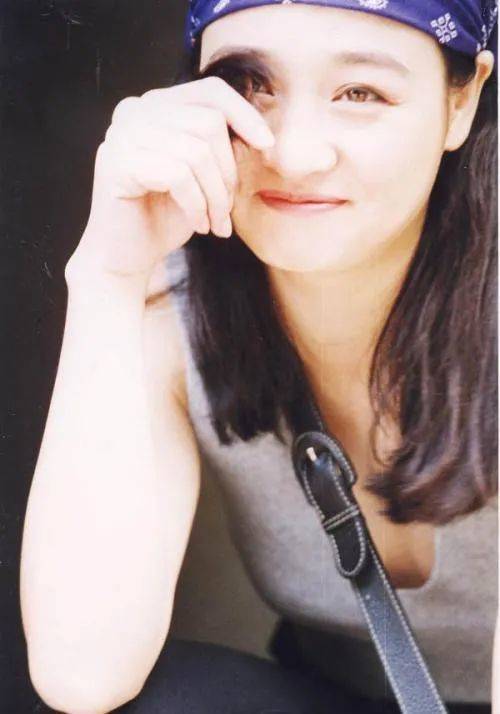 五朵金花|原创人生不易！跟巩俐并称“五朵金花”，爆红过也曾穷到靠一毛钱度日