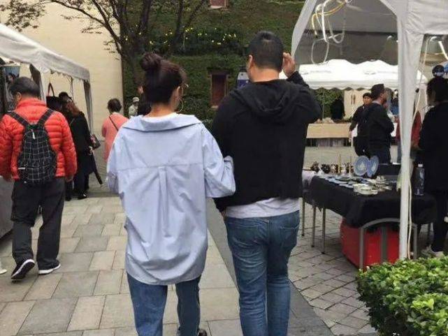 鹿晗|为跟前老板暗中较量，被嘲蹭热度无底线的她冤不冤？