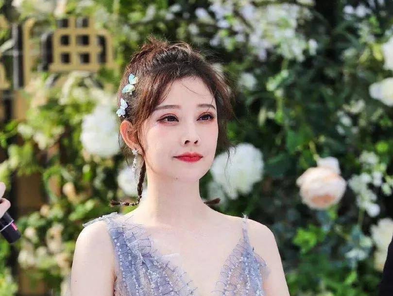 do|冯提莫这是后遗症出来了还是do了两次？搞成猪鼻子了…