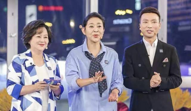 鞠萍|倪萍、鞠萍两位姐姐同框：俩名嘴汇聚一堂，54岁鞠萍越来越有韵味