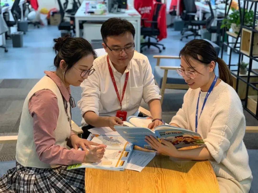 年薪百万的95后网课老师，比明星出道更难