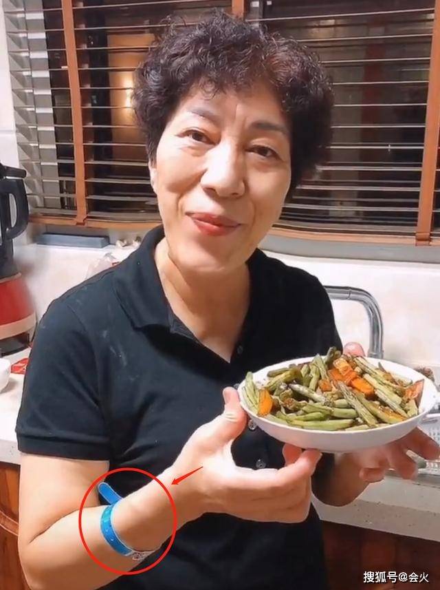 乔任梁去世4年,老母亲经营儿子生前品牌引争议