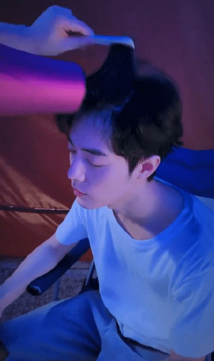 NBA|原创肖战最新亮相状态堪忧，瘦到脱相与昔日形象差距巨大，笑容勉强让人心疼