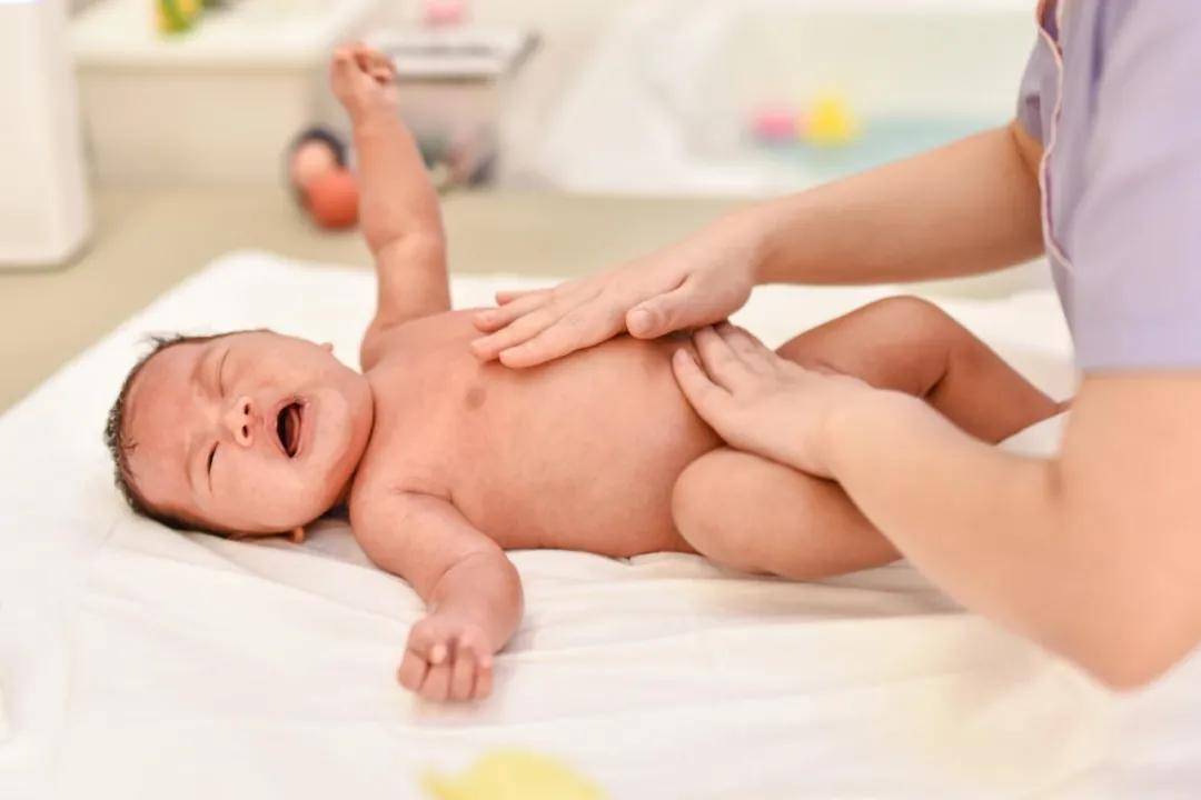 宝宝|慢慢学！婴儿抚触有多重要？存下来