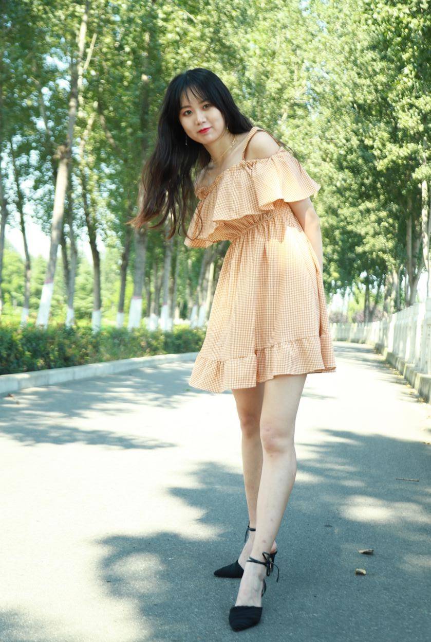 服装|陕西瑄玥模特:可爱风连衣短裙展示