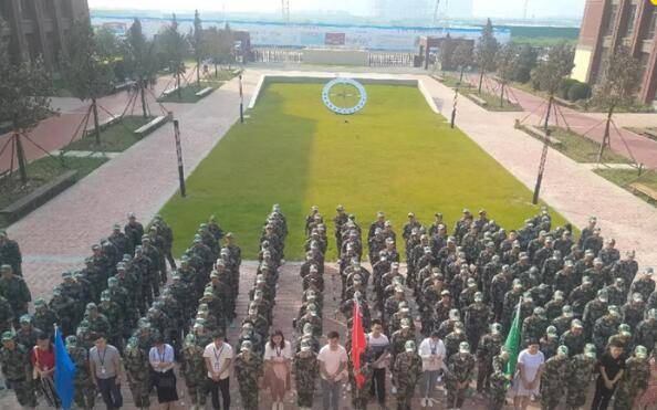 高一|菏泽市定陶区高中校园2020级高一新生“军训课”活动剪影