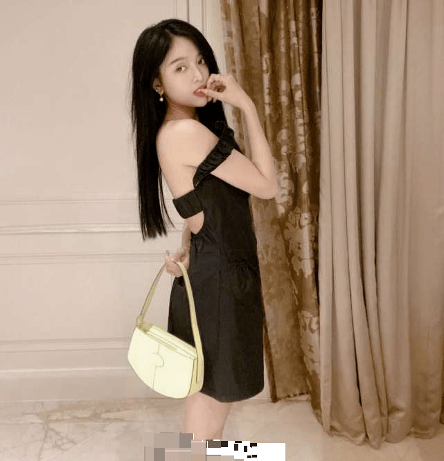 手镯|章泽天重回时尚界与众女星比美，戴八万元手镯晒豪宅客厅尽显奢华