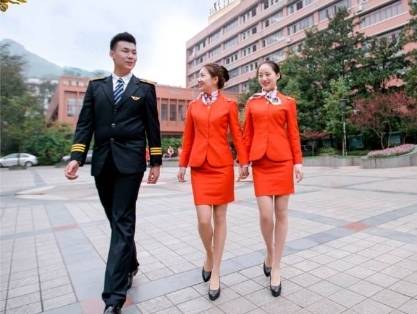 雅吉|中航未来 学生赵雅吉与四川航空签约|中航未来毕业生巡礼