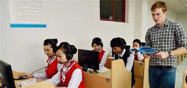 雅吉|中航未来 学生赵雅吉与四川航空签约|中航未来毕业生巡礼