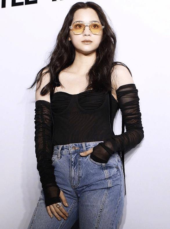 欧阳娜娜身材写真图文 f2c92f882d854b53befa744852041465.jpeg